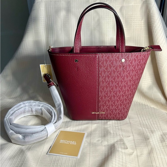 NWT Michael Kors Flora Medium crossbody bag in Mulberry - Picture 8 of 8